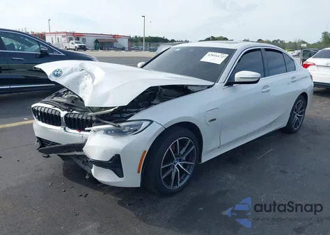 2022 BMW 3 Series 330E from USA, damaged, VIN 3MW5P7J00N8C65682